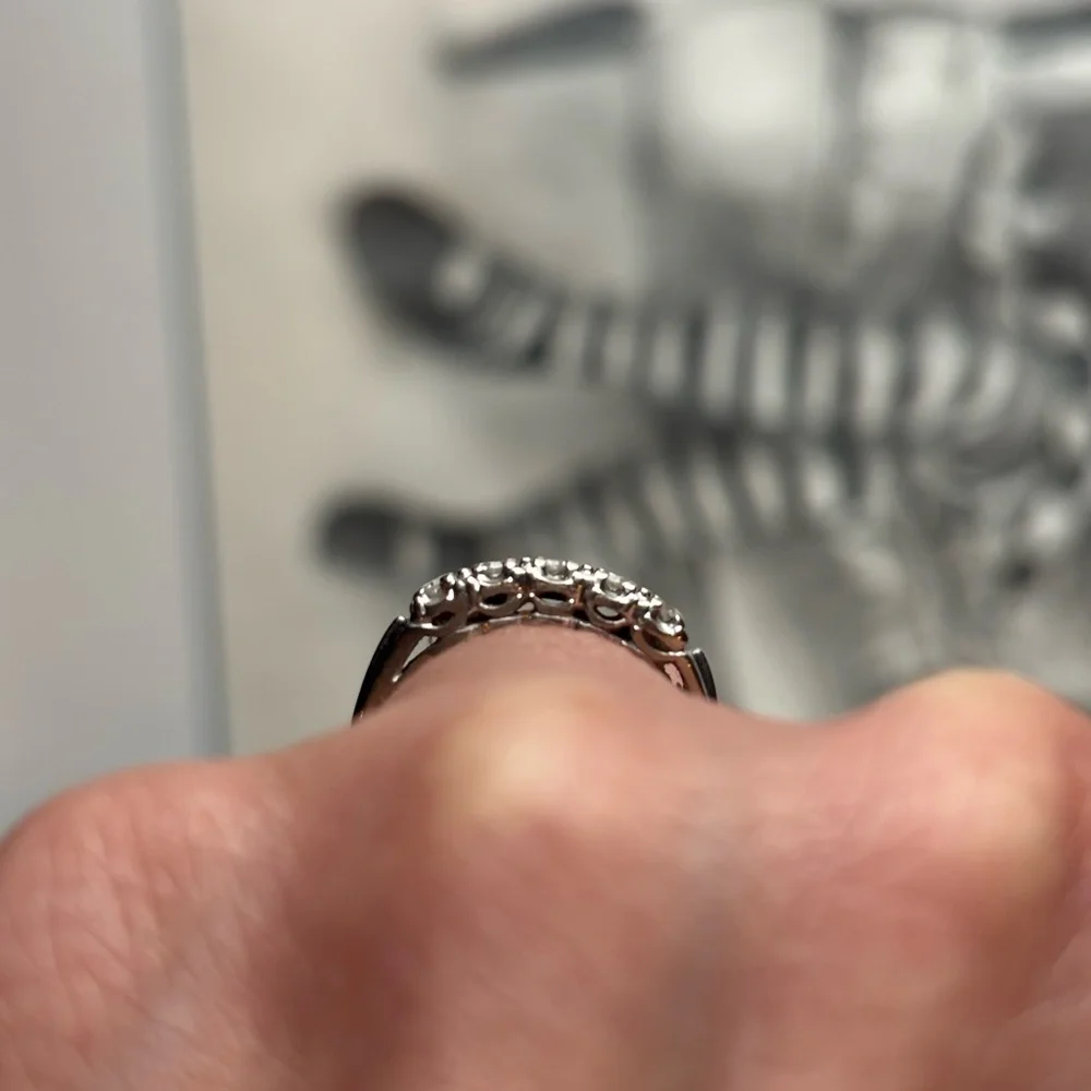 14kt white gold diamond ring sz 6 - Picture 7 of 7